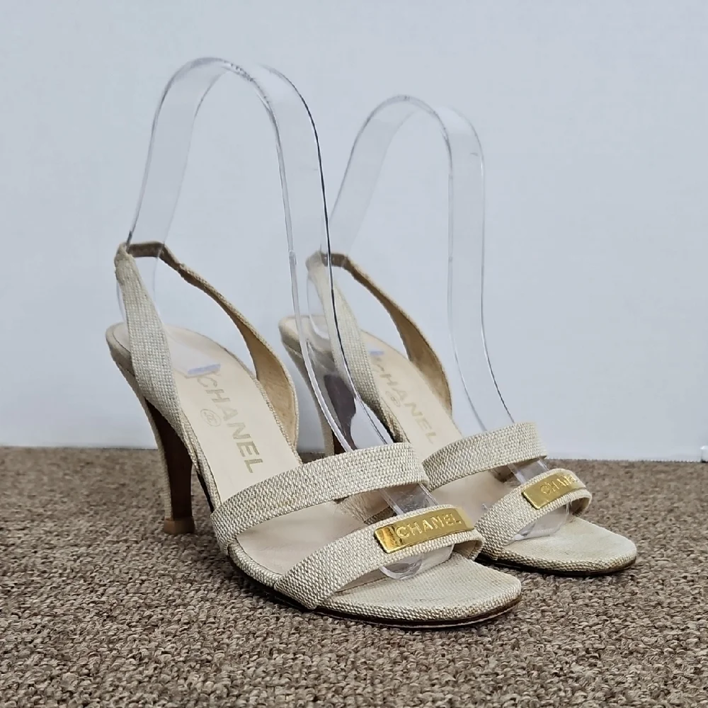 Chanel Beige Fabric Slingback Heels Gold Tone Metal Plate Sz 36 Womens - Picture 1 of 10
